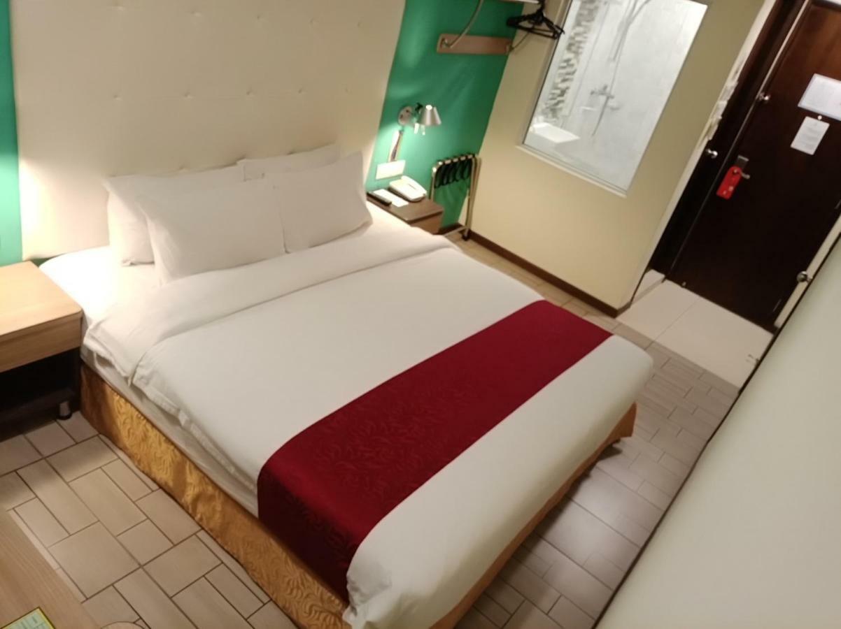 Lumut Suites Экстерьер фото