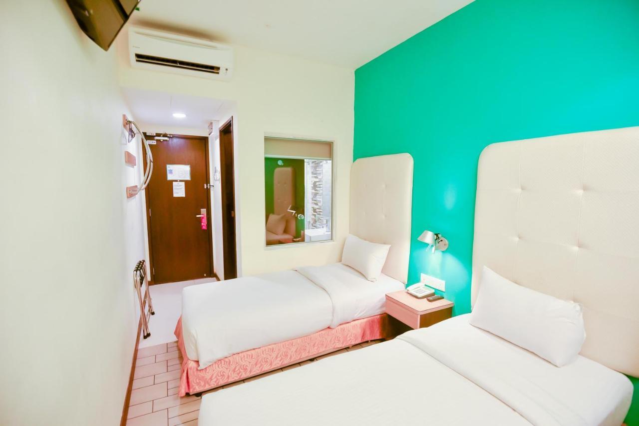 Lumut Suites Экстерьер фото