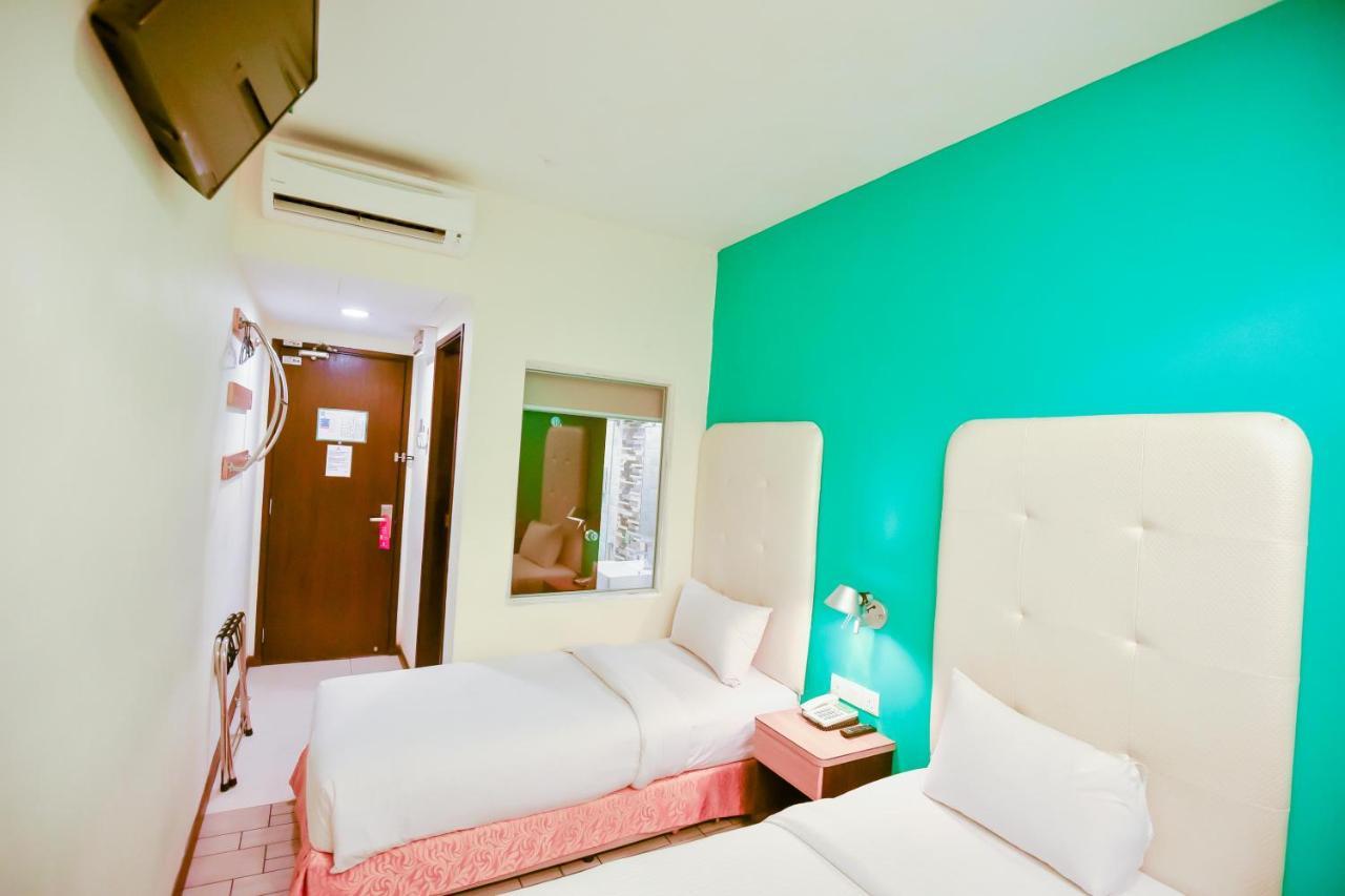 Lumut Suites Экстерьер фото